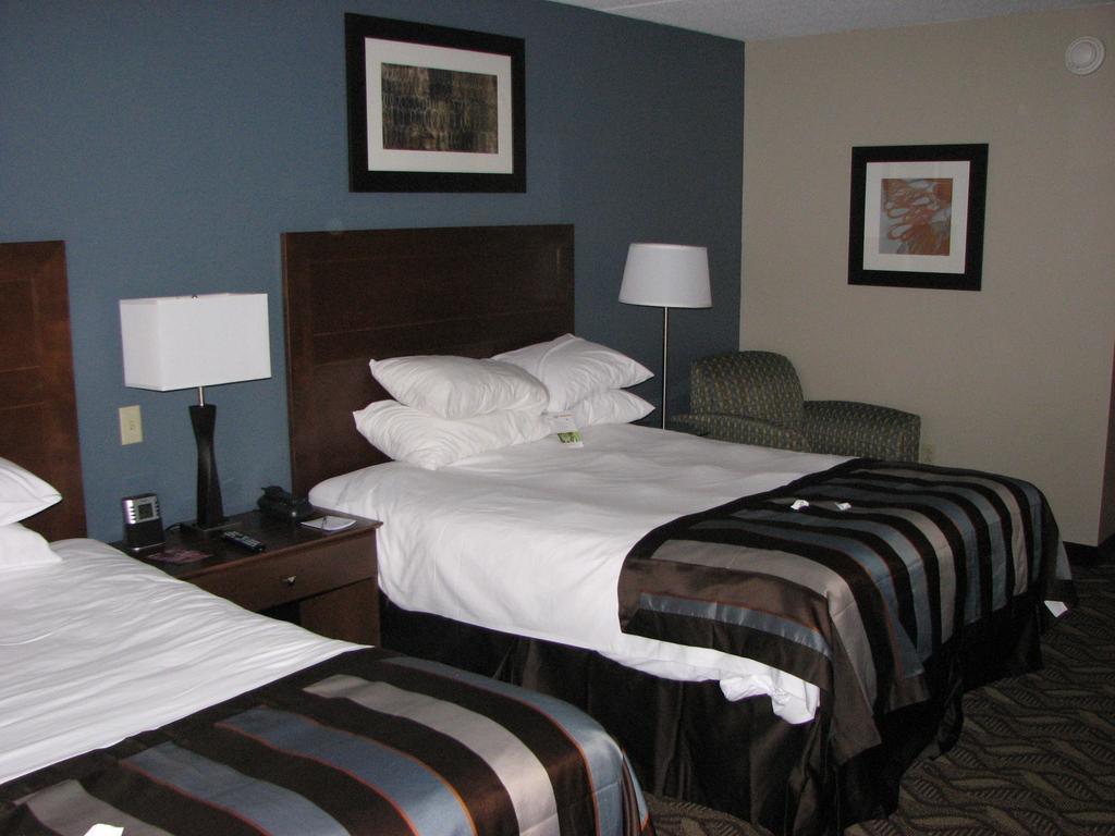 Wingate By Wyndham Latrobe Hotel Room photo