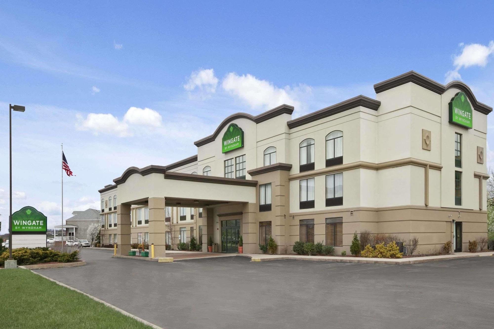 Wingate By Wyndham Latrobe Hotel Exterior photo
