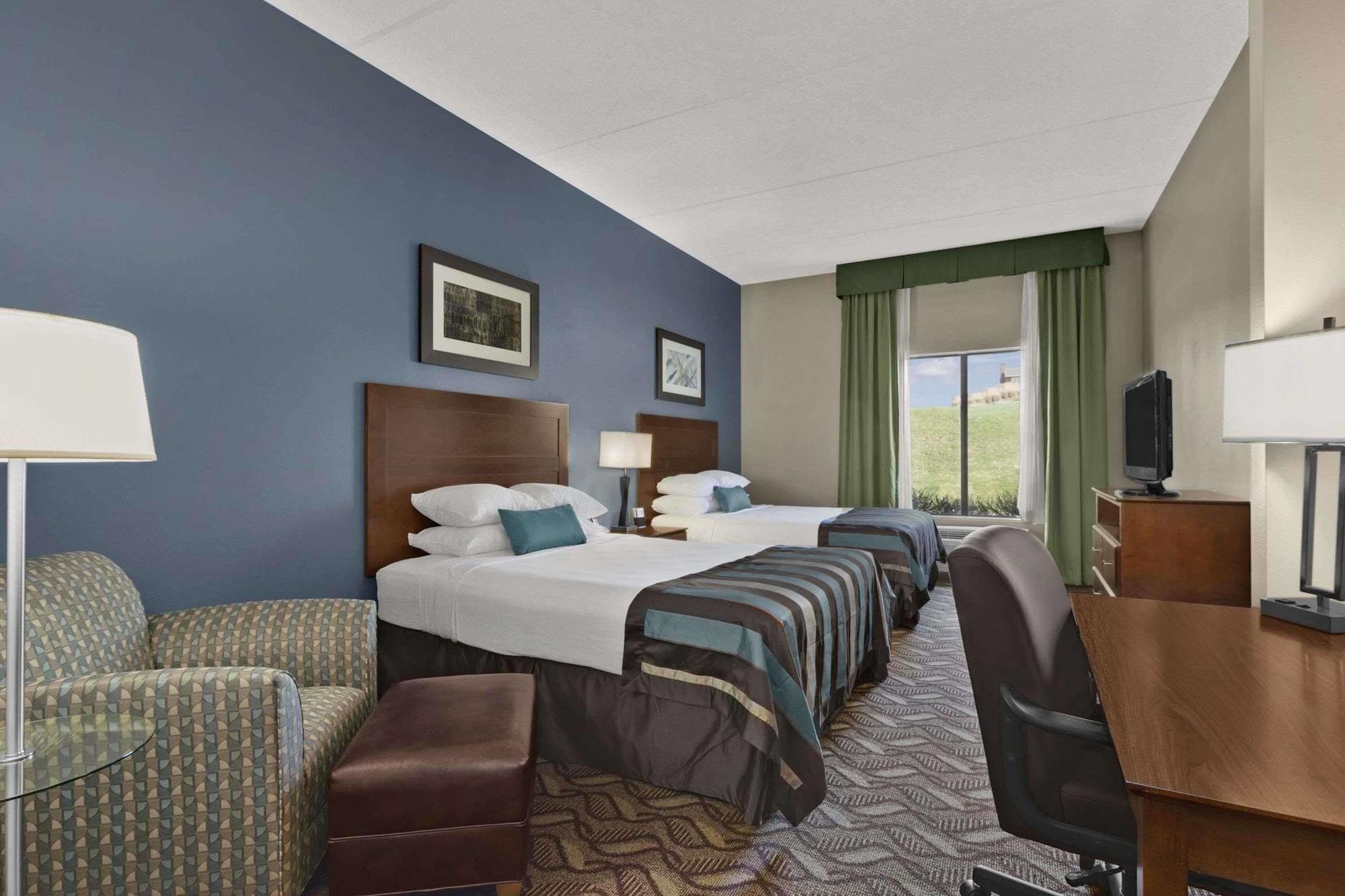 Wingate By Wyndham Latrobe Hotel Exterior photo